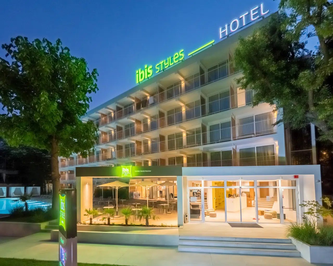 About Ibis Styles Golden Sands Roomer Hotel